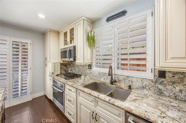 142 Tamarack Dr, Corona, CA 92881