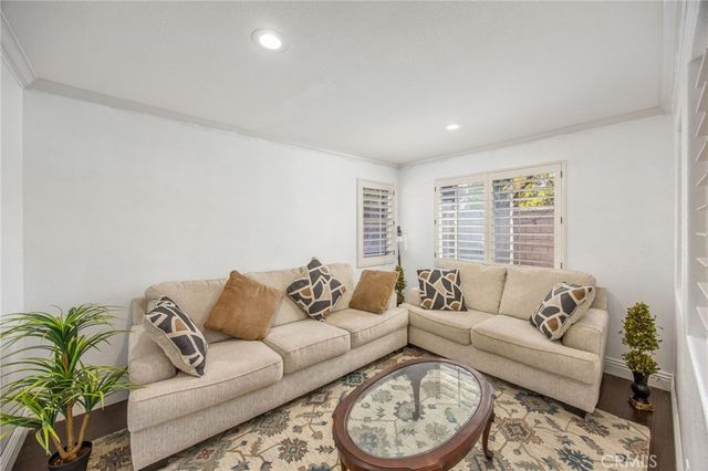 142 Tamarack Dr, Corona, CA 92881