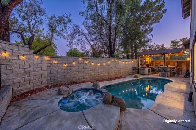 142 Tamarack Dr, Corona, CA 92881