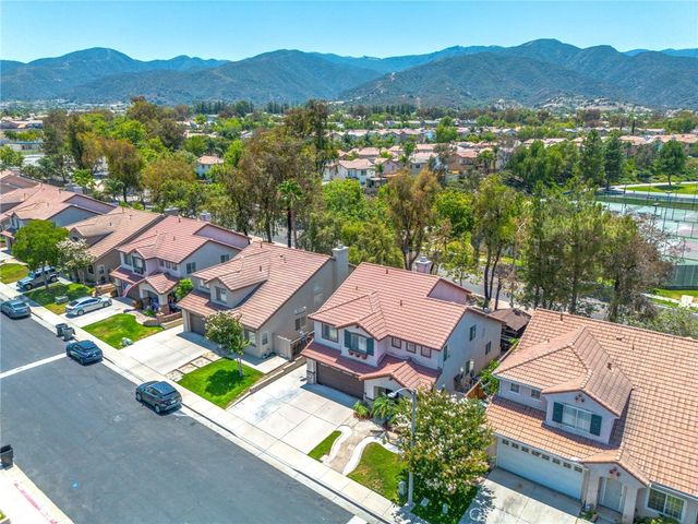 142 Tamarack Dr, Corona, CA 92881