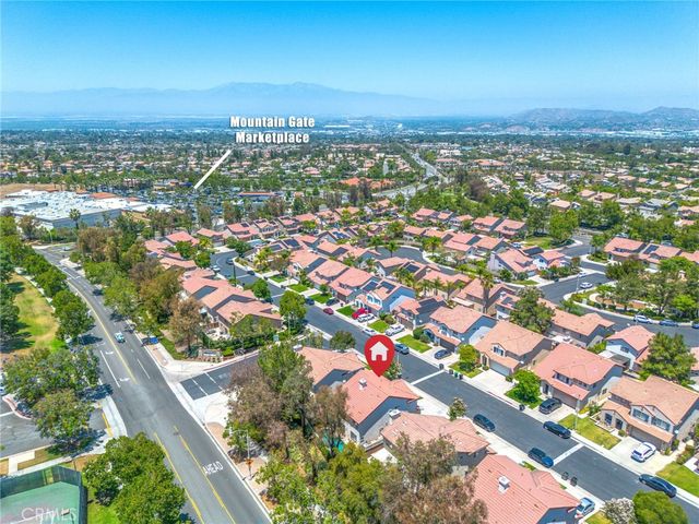 142 Tamarack Dr, Corona, CA 92881