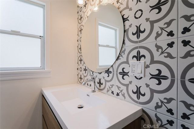 10423 Mcclemont Avenue, Tujunga, CA 91042