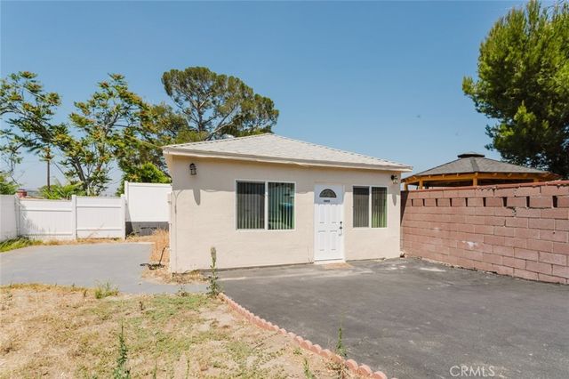 10423 Mcclemont Avenue, Tujunga, CA 91042