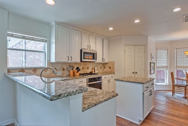 3922 Rolling Oaks Drive, Carrollton, TX 75007