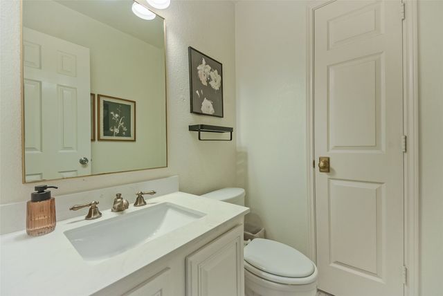 3922 Rolling Oaks Drive, Carrollton, TX 75007