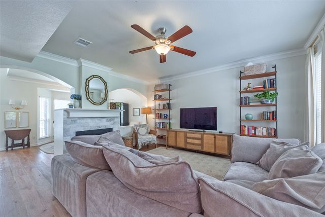 3922 Rolling Oaks Drive, Carrollton, TX 75007