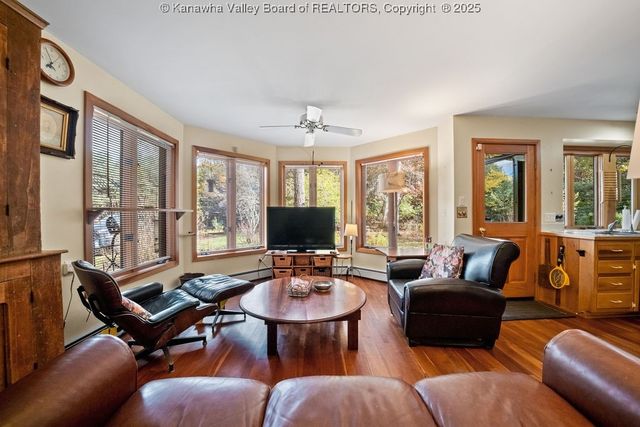 1359 Gordon Dilley Road, Marlinton, WV 24954