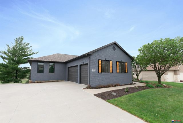 5241 Troon Drive, Lincoln, NE 68526