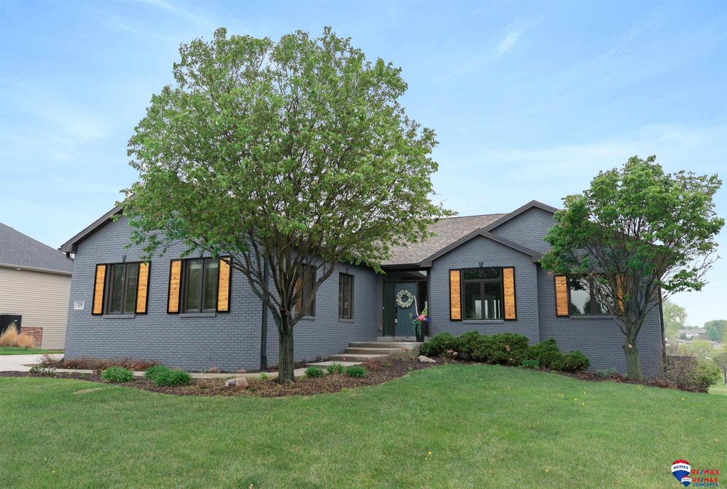 5241 Troon Drive, Lincoln, NE 68526