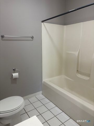 344 Washington Avenue 4D, Waterbury, CT 06708