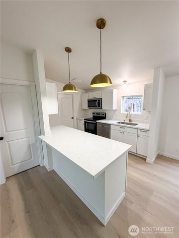 35101 34th Avenue E, Eatonville, WA 98328