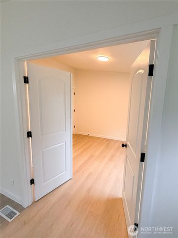 35101 34th Avenue E, Eatonville, WA 98328