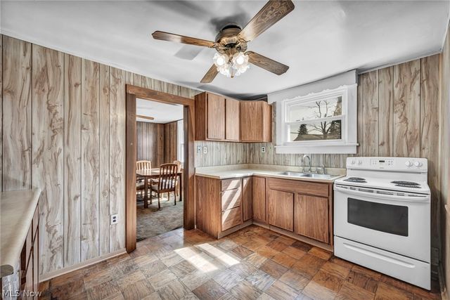224 Kenyon Road, Eastlake, OH 44095