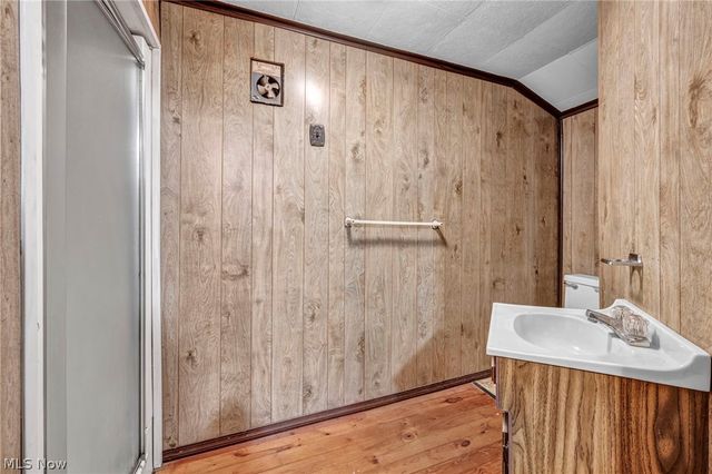 224 Kenyon Road, Eastlake, OH 44095