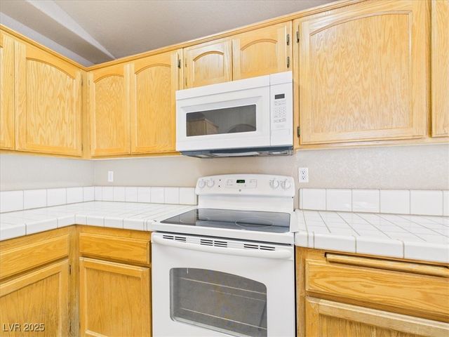 2710 Dapple Street, Pahrump, NV 89048