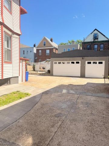52 Warner Ave, Jersey City, NJ 07305