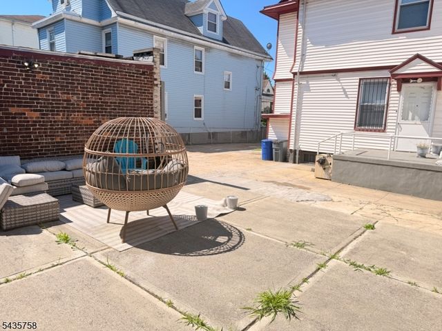 52 Warner Ave, Jersey City, NJ 07305