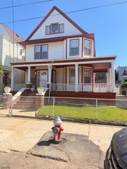 52 Warner Ave, Jersey City, NJ 07305