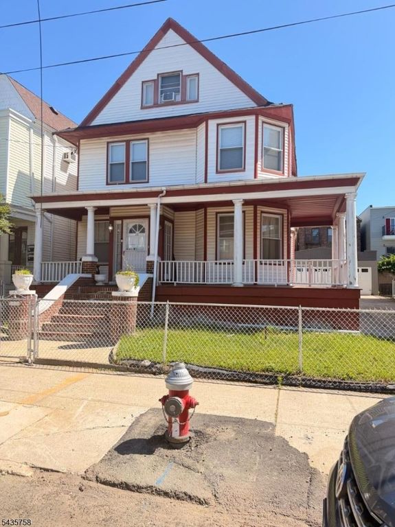 52 Warner Ave, Jersey City, NJ 07305