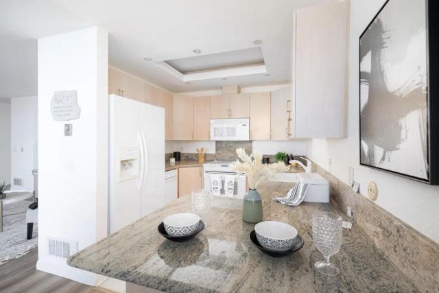 424 Stratford Court, Del Mar, CA 92014