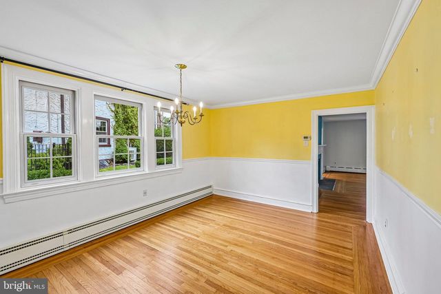 12 WINDSOR CIR, Springfield, PA 19064
