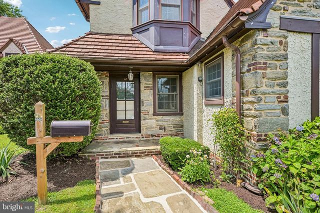 12 WINDSOR CIR, Springfield, PA 19064