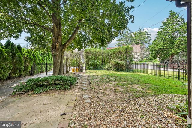 12 WINDSOR CIR, Springfield, PA 19064