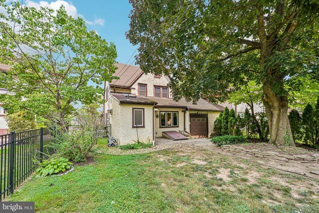 12 WINDSOR CIR, Springfield, PA 19064