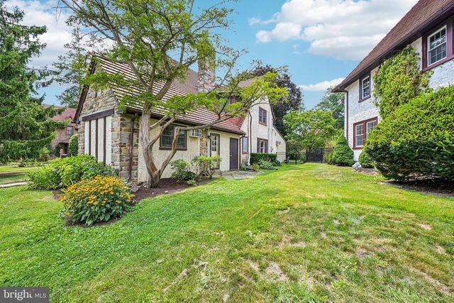 12 WINDSOR CIR, Springfield, PA 19064