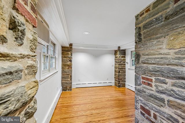 12 WINDSOR CIR, Springfield, PA 19064