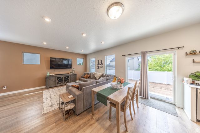 1117 S 1275 W, Clearfield, UT 84015