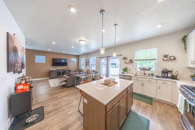 1117 S 1275 W, Clearfield, UT 84015