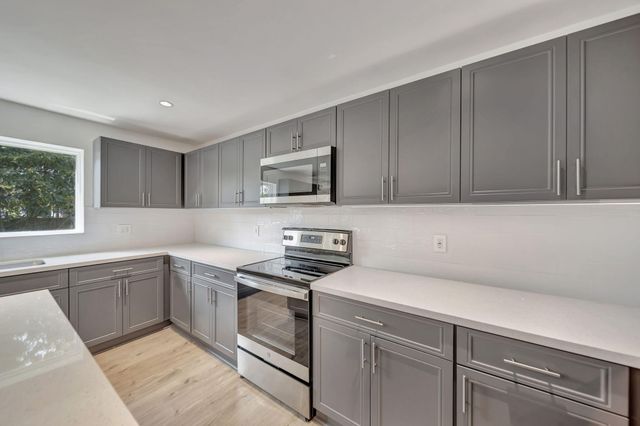 5631 NW 43rd Way, Coconut Creek, FL 33073
