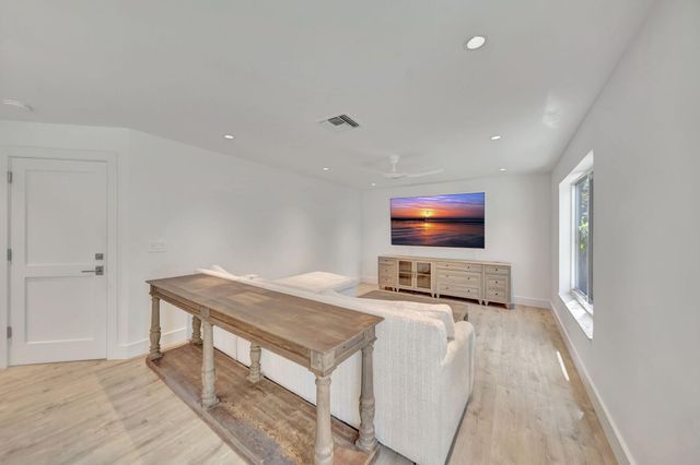 5631 NW 43rd Way, Coconut Creek, FL 33073