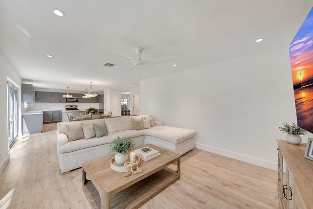 5631 NW 43rd Way, Coconut Creek, FL 33073