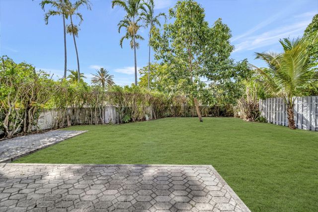 5631 NW 43rd Way, Coconut Creek, FL 33073