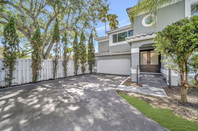 5631 NW 43rd Way, Coconut Creek, FL 33073
