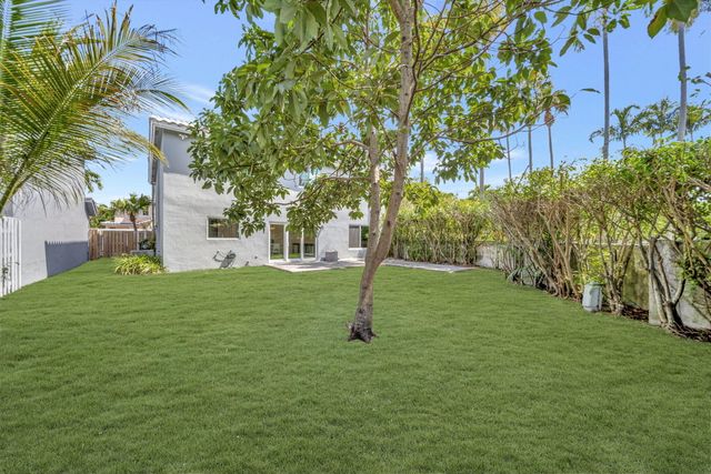 5631 NW 43rd Way, Coconut Creek, FL 33073