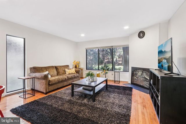 627 SAYRE DR, Princeton, NJ 08540