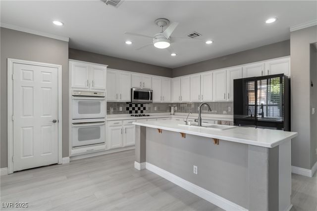 10728 Balsam Creek Avenue, Las Vegas, NV 89144