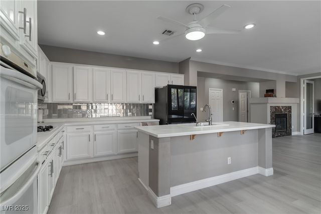 10728 Balsam Creek Avenue, Las Vegas, NV 89144