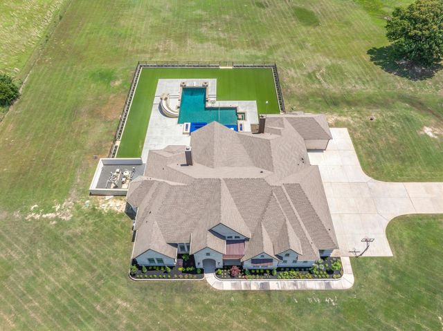 900 VZ County Road 3414, Wills Point, TX 75169