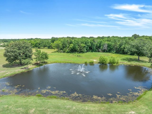 900 VZ County Road 3414, Wills Point, TX 75169