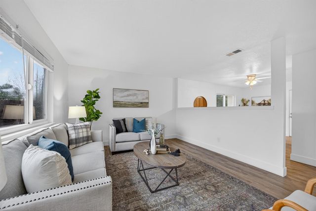 7715 Reenel Way, Sacramento, CA 95832