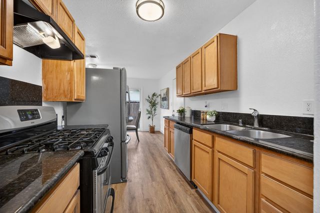 7715 Reenel Way, Sacramento, CA 95832