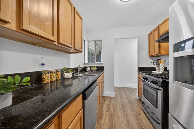 7715 Reenel Way, Sacramento, CA 95832