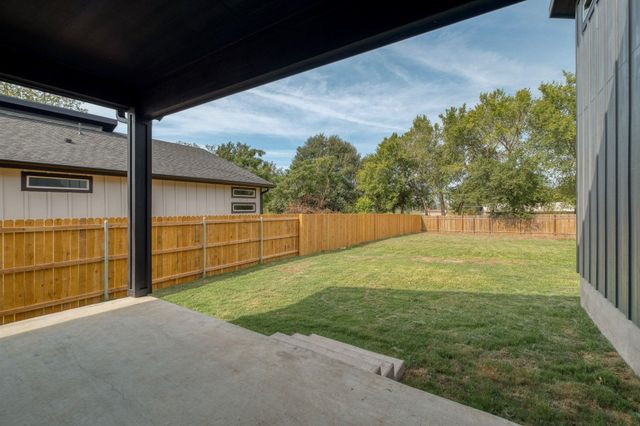 202 Washington ST, Elgin, TX 78621