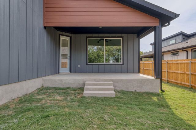 202 Washington ST, Elgin, TX 78621