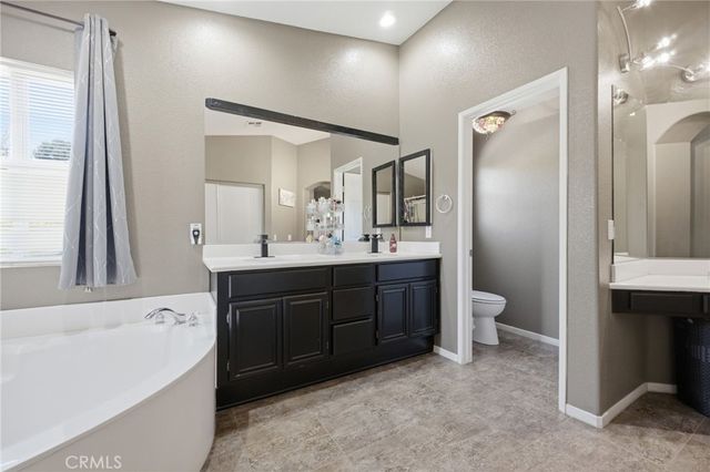 10 Villa Valtelena, Lake Elsinore, CA 92532
