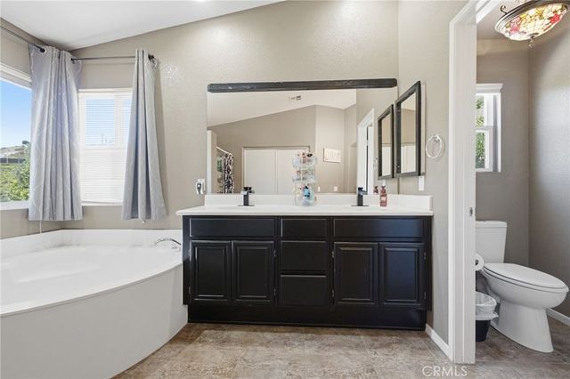 10 Villa Valtelena, Lake Elsinore, CA 92532